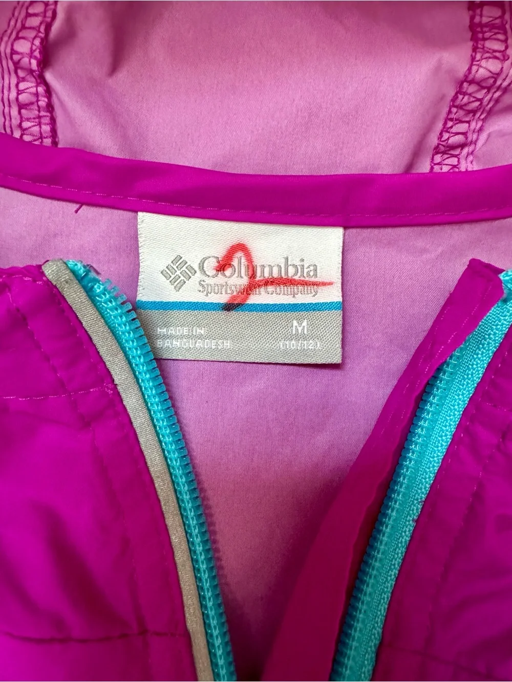 Columbia Girls Magenta Hooded lightweight Jacket. Size medium, 10/12